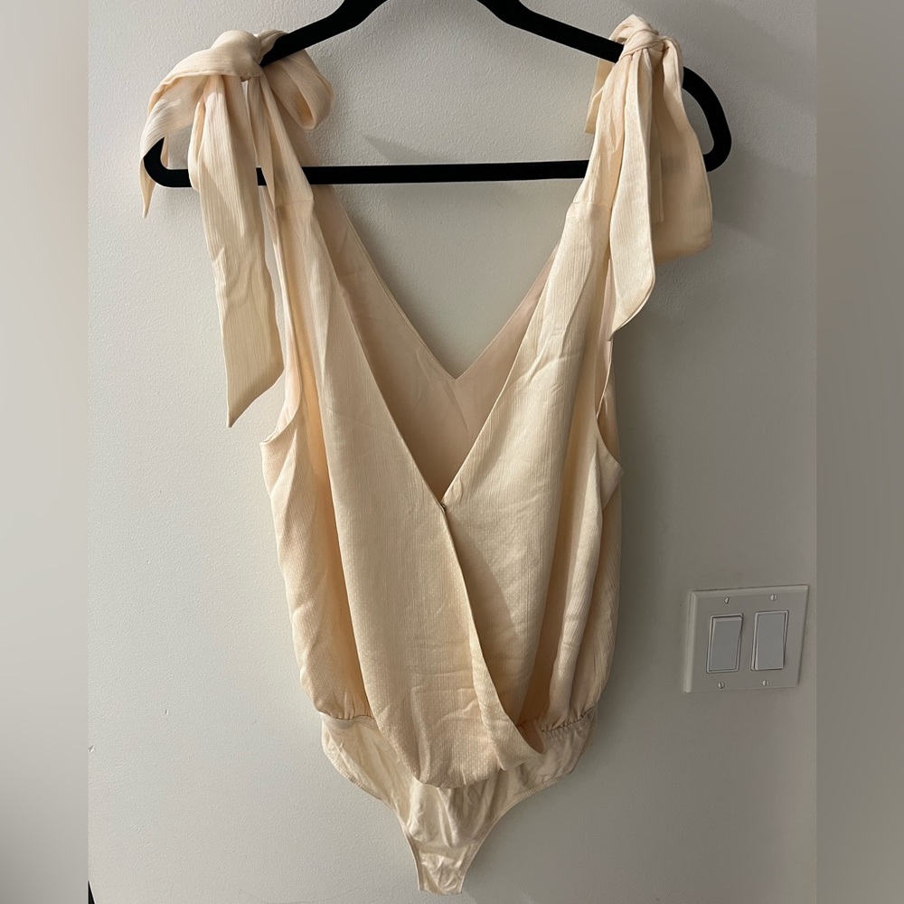 Lelis tie strap bodysuit